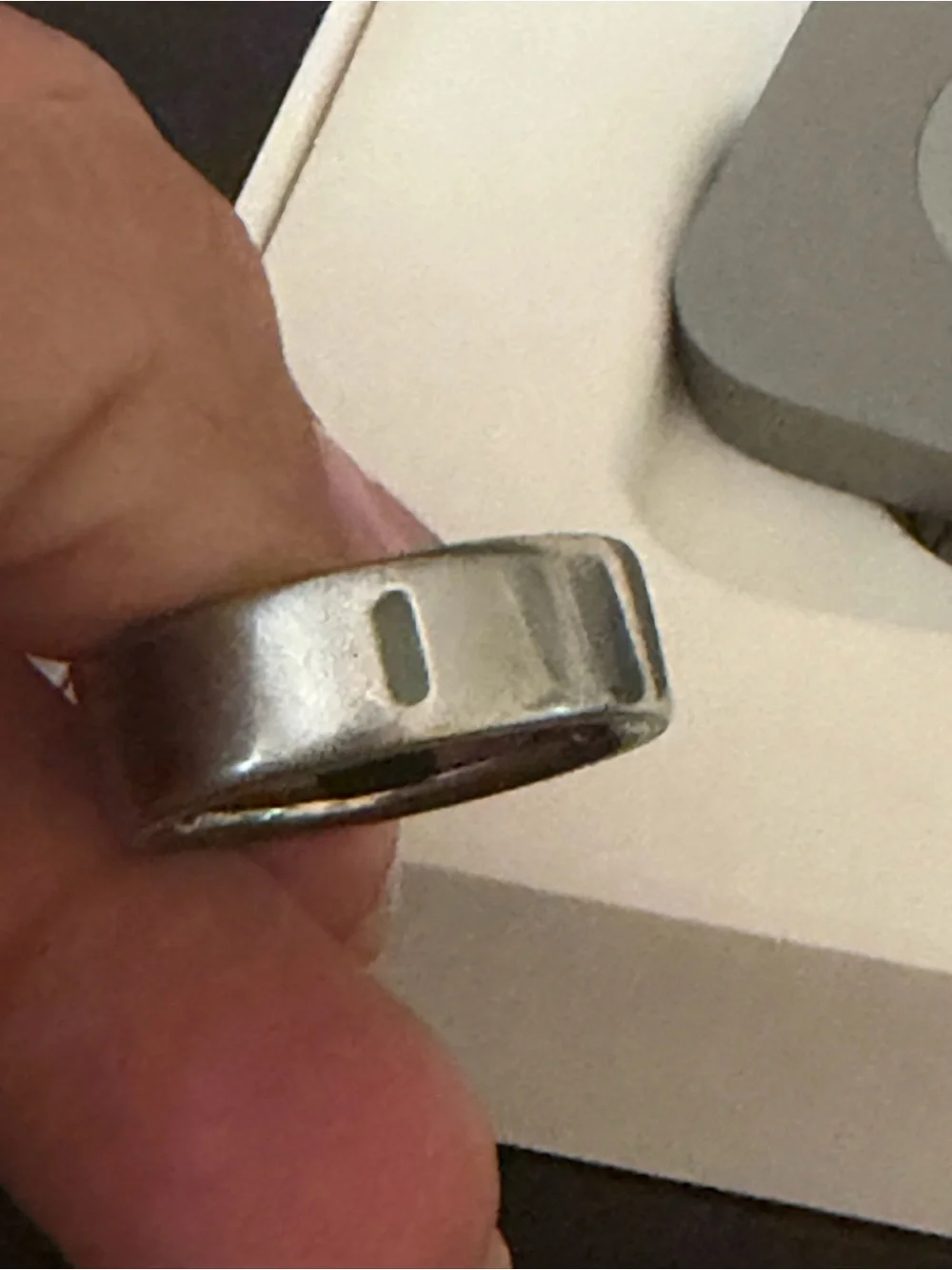 Oura Silver Ring with Charging Dock